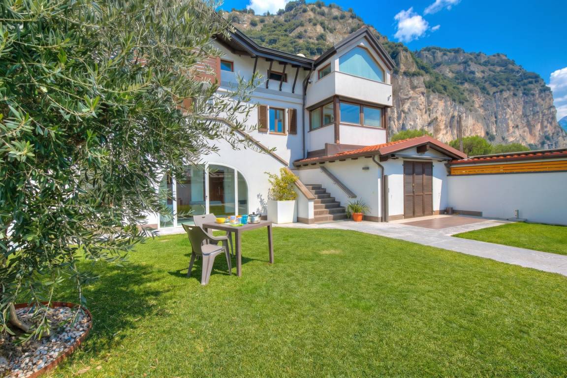 75 M² Ferienwohnung ∙ 1 Schlafzimmer ∙ 4 Gäste - Nago-Torbole