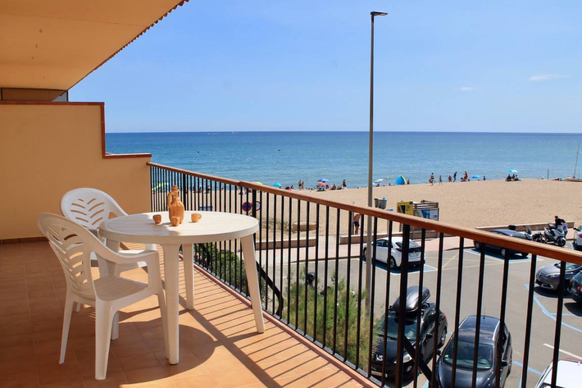 95 M² Apartamento ∙ 3 Habitaciones ∙ 7 Huéspedes - Pals