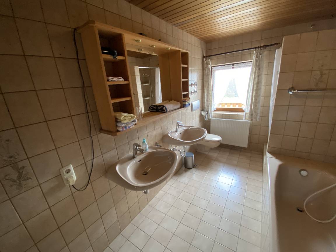 100 M² Ferienwohnung ∙ 2 Schlafzimmer ∙ 6 Gäste - Stephanskirchen