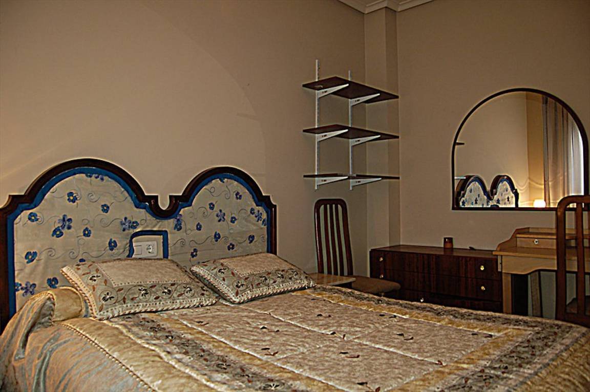 90 M² Private Room ∙ 1 Bedroom ∙ 2 Guests - Bilbao