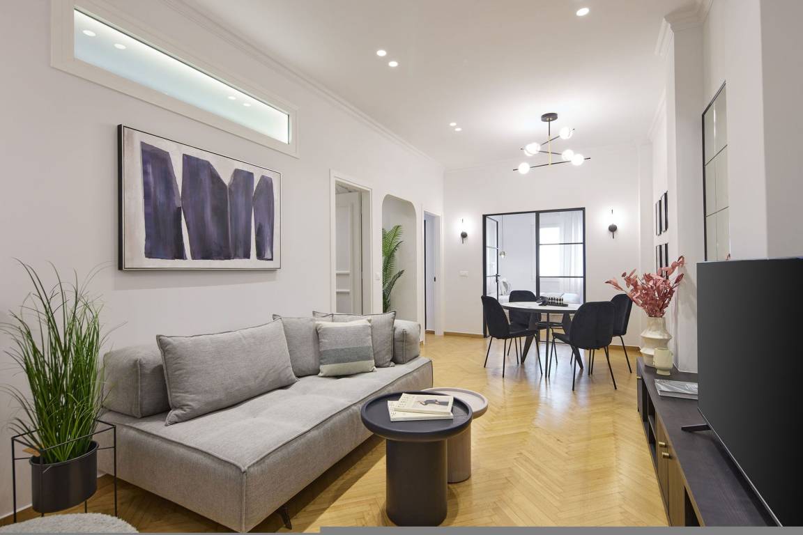 121 M² Apartamento ∙ 4 Quartos ∙ 8 Hóspedes - Atenas