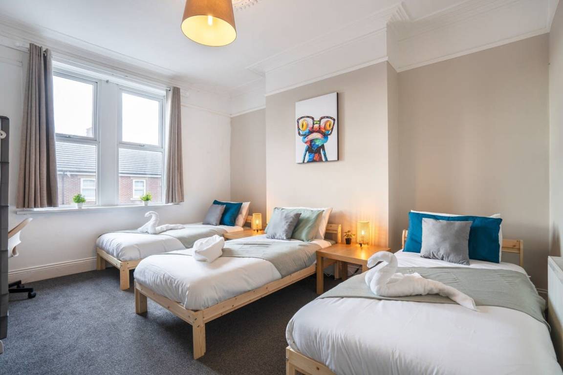 Apartment ∙ 4 Bedrooms ∙ 10 Guests - Gateshead