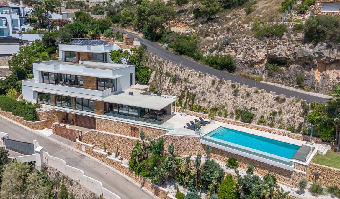 423 M² Villa ∙ 4 Bedrooms ∙ 8 Guests - Jávea