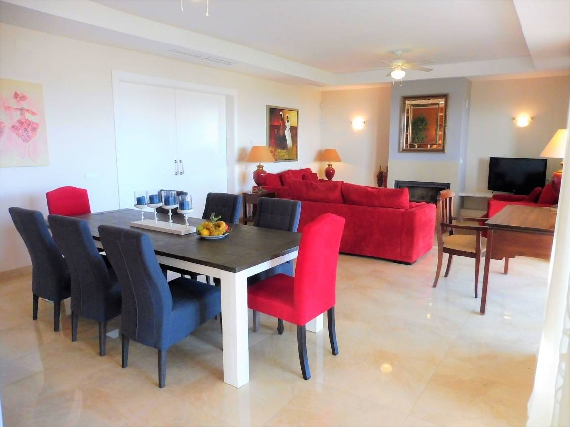 370 m² Ferienhaus ∙ 4 Schlafzimmer ∙ 9 Gäste – Bild 3