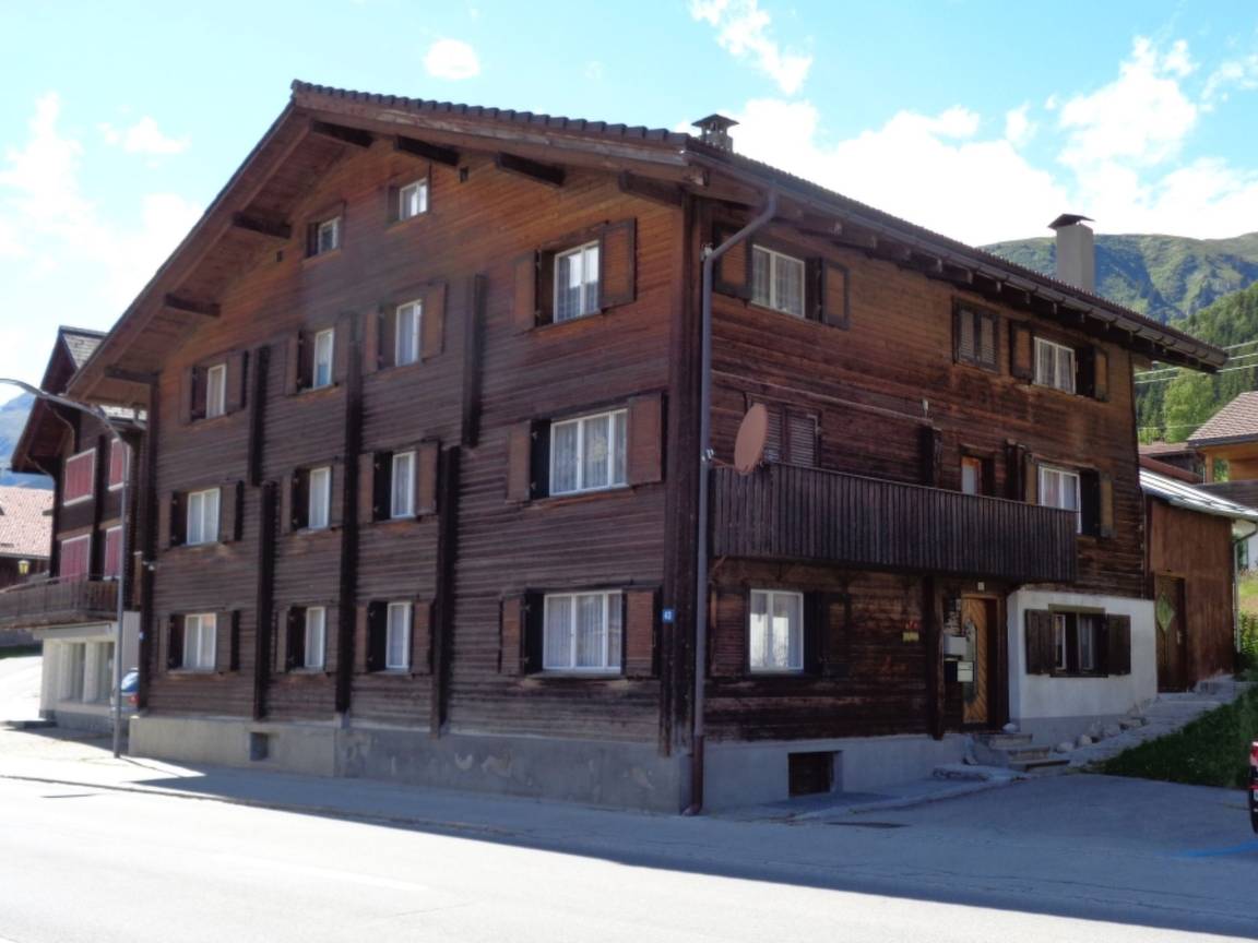 135 M² Ferienwohnung ∙ 4 Schlafzimmer ∙ 7 Gäste - Sedrun