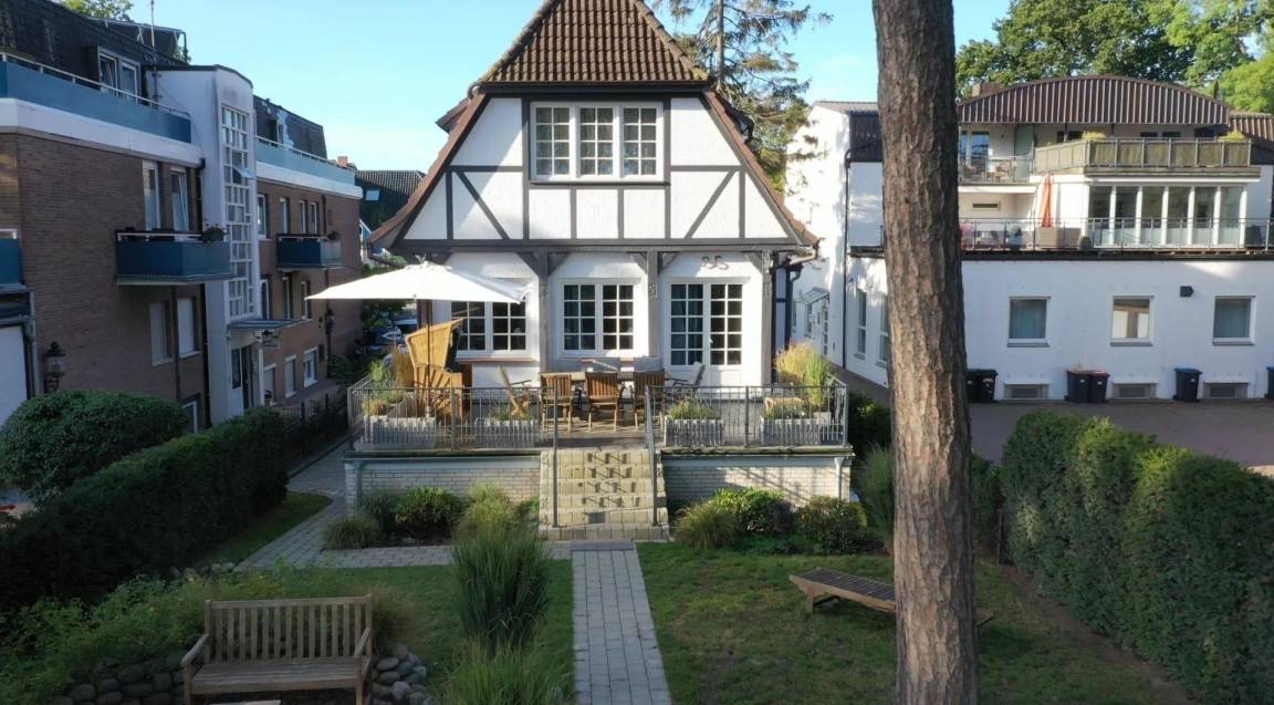 180 m² Ferienhaus ∙ 5 Schlafzimmer ∙ 10 Gäste – Bild 1