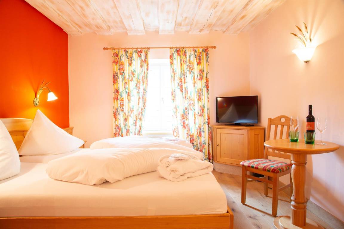 24 M² Hotel ∙ 1 Bedroom ∙ 3 Guests - Mondsee