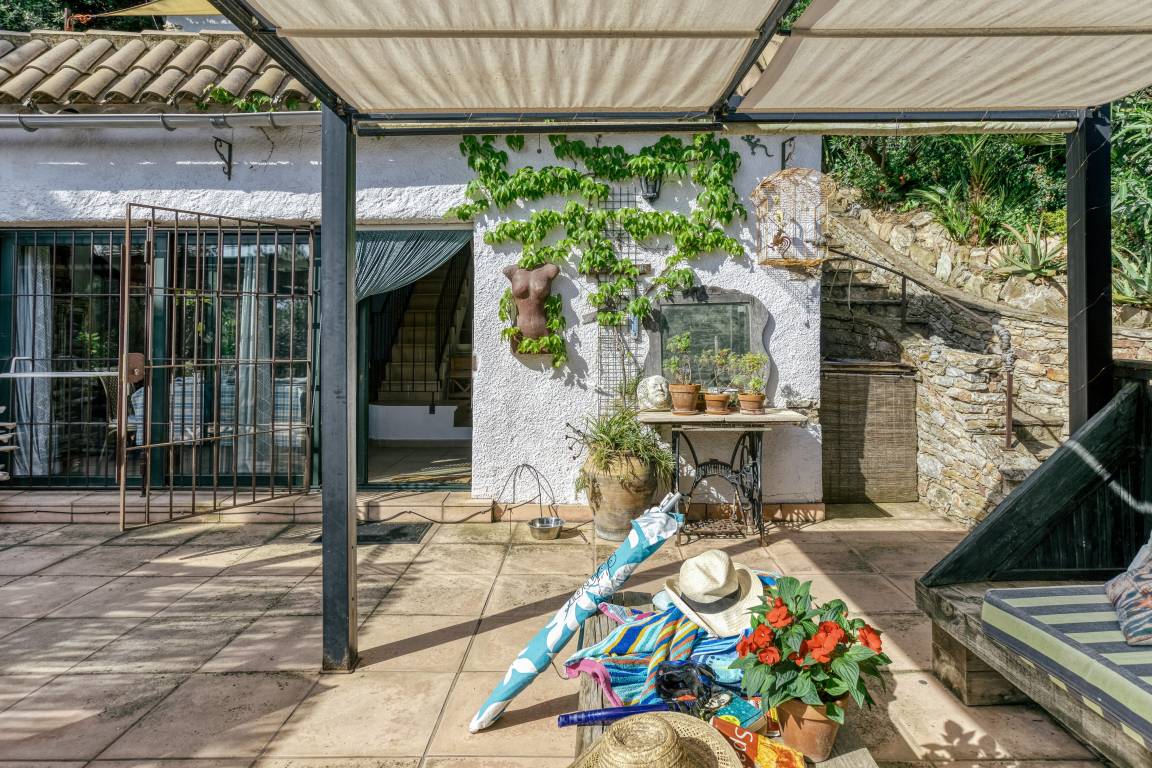 100 M² Ferienhaus ∙ 2 Schlafzimmer ∙ 4 Gäste - Begur