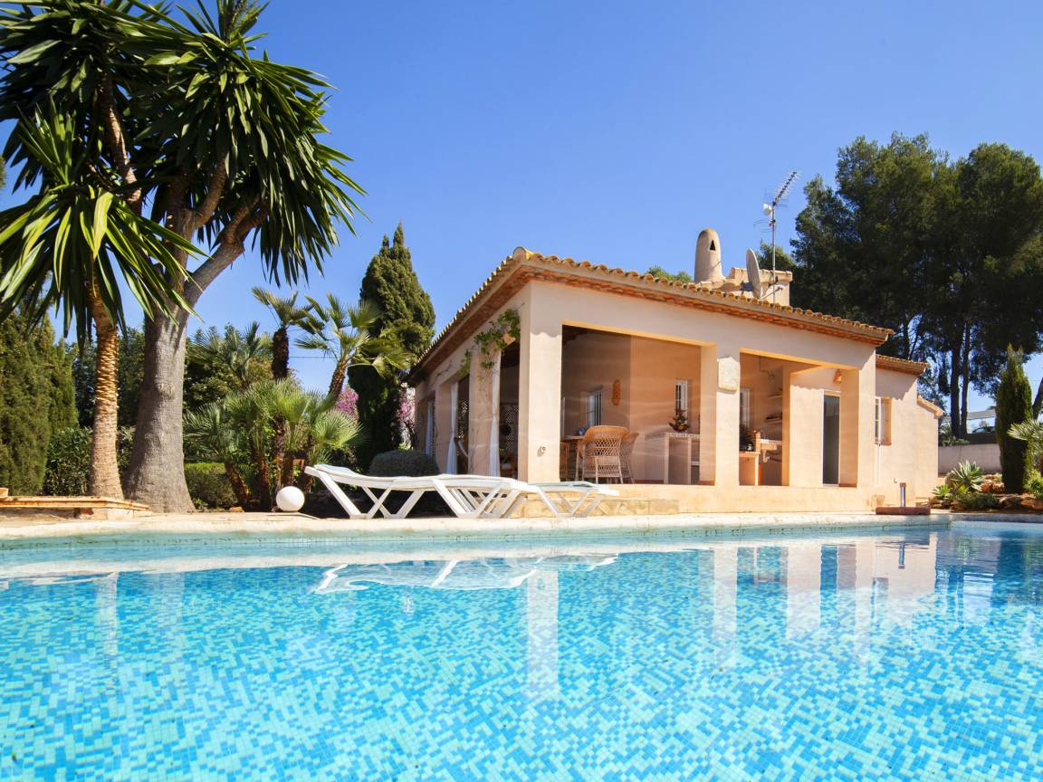 140 M² House ∙ 2 Bedrooms ∙ 4 Guests - Calp