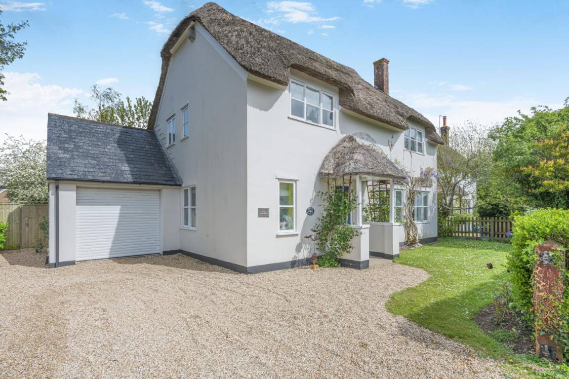 Cottage ∙ 8 Bedrooms ∙ 8 Guests - Wareham