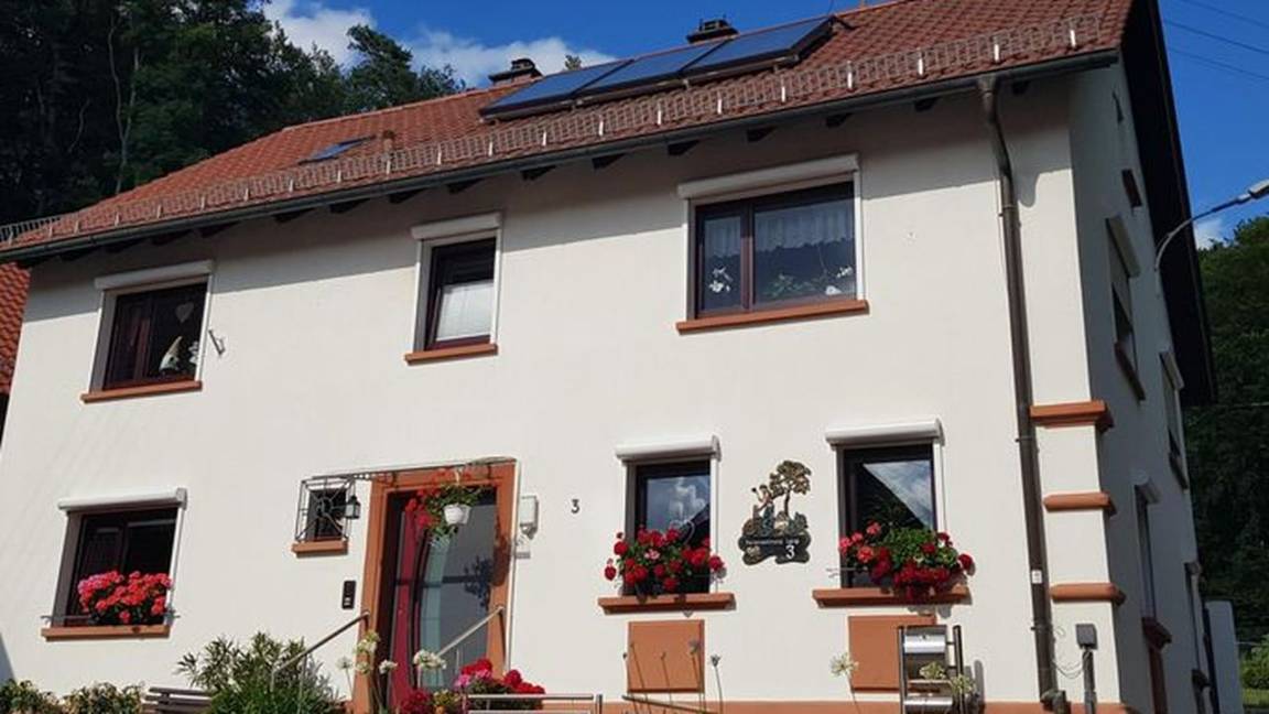 70 M² Ferienwohnung ∙ 2 Schlafzimmer ∙ 4 Gäste - Leinsweiler