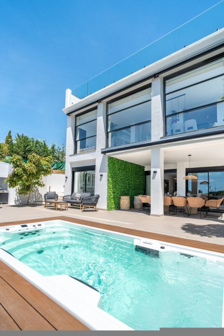 600 M² Lägenhet ∙ 7 Sovrum ∙ 15 Gäster - Marbella