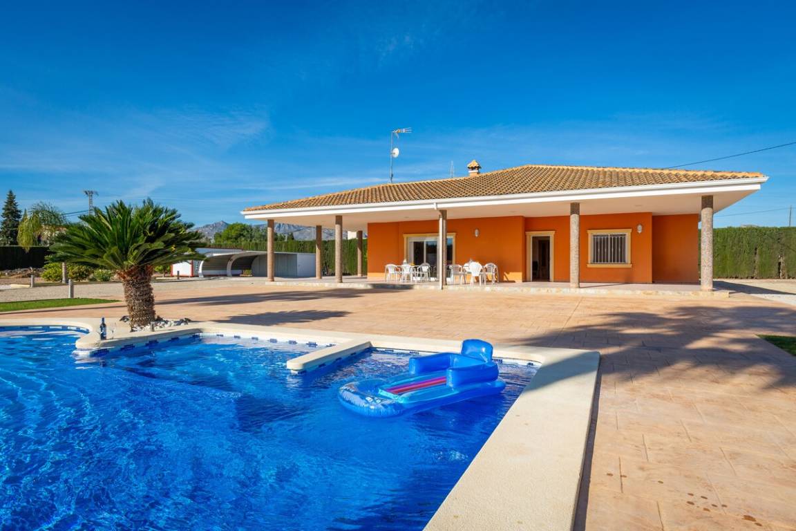 Villa ∙ 3 Bedrooms ∙ 8 Guests - Elche