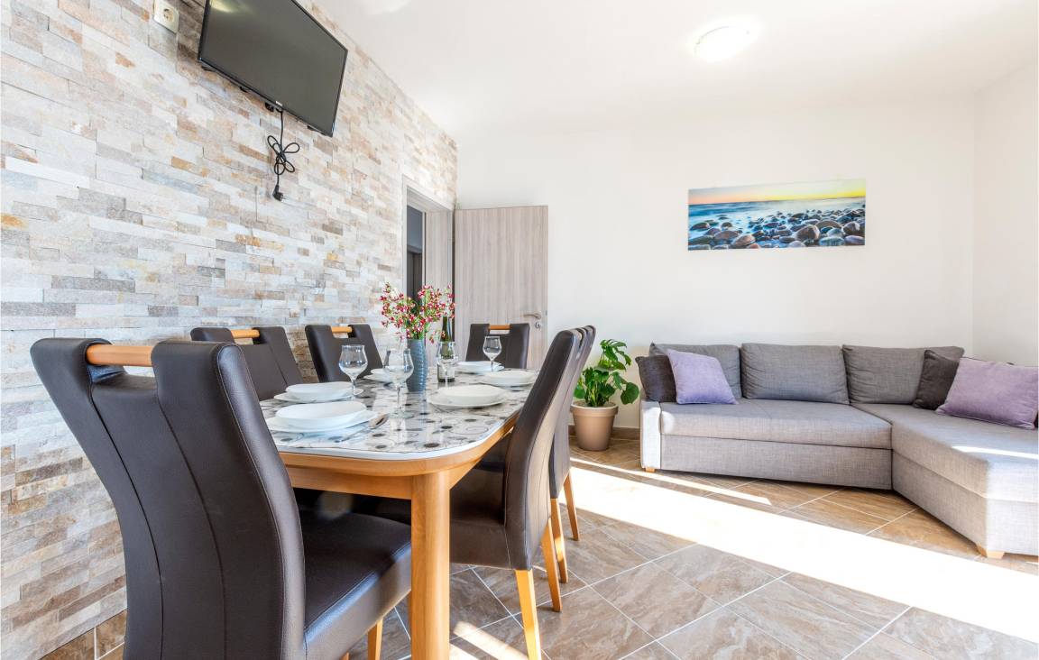 75 M² Apartment ∙ 3 Bedrooms ∙ 6 Guests - Omiš
