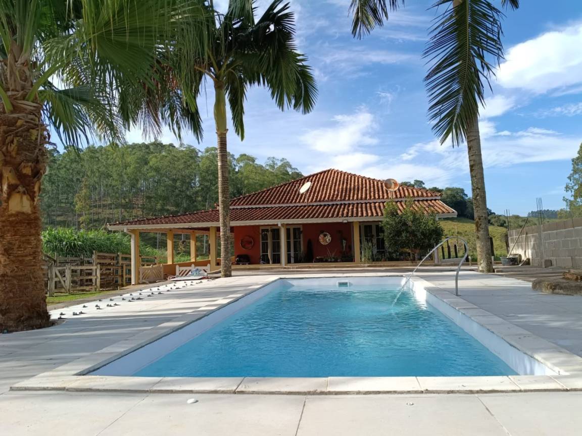250 M² Casa ∙ 2 Quartos ∙ 9 Hóspedes - Lagoinha