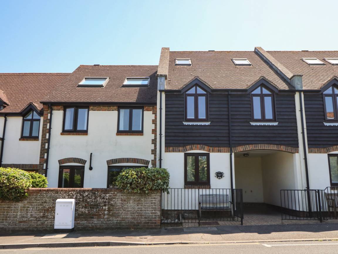 Cottage ∙ 3 Bedrooms ∙ 6 Guests - Bembridge
