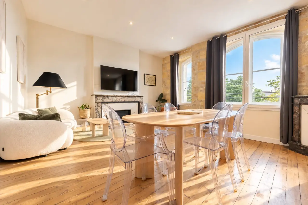 102 M² Apartment ∙ 3 Bedrooms ∙ 8 Guests - Bordeaux