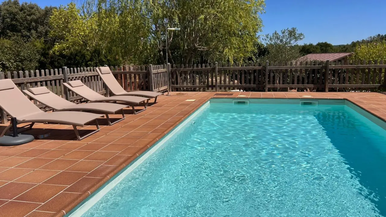 124 M² House ∙ 4 Bedrooms ∙ 8 Guests - Cardona, Spain