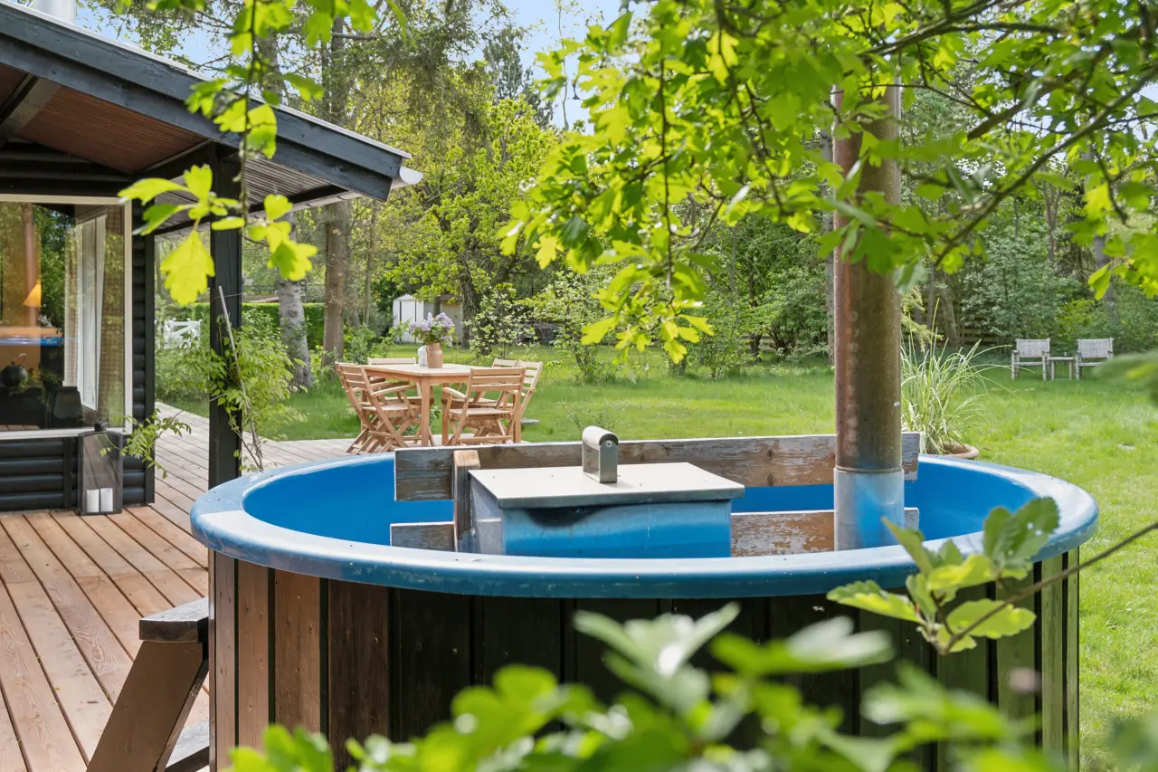 Hyggeligt sommerhus med vildmarksbad og sauna