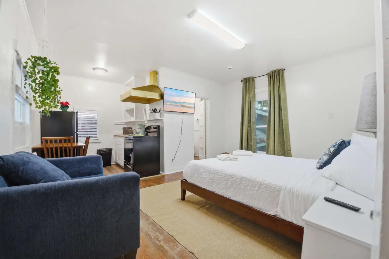 Apartment ∙ 1 Bedroom ∙ 2 Guests - Lafayette, LA