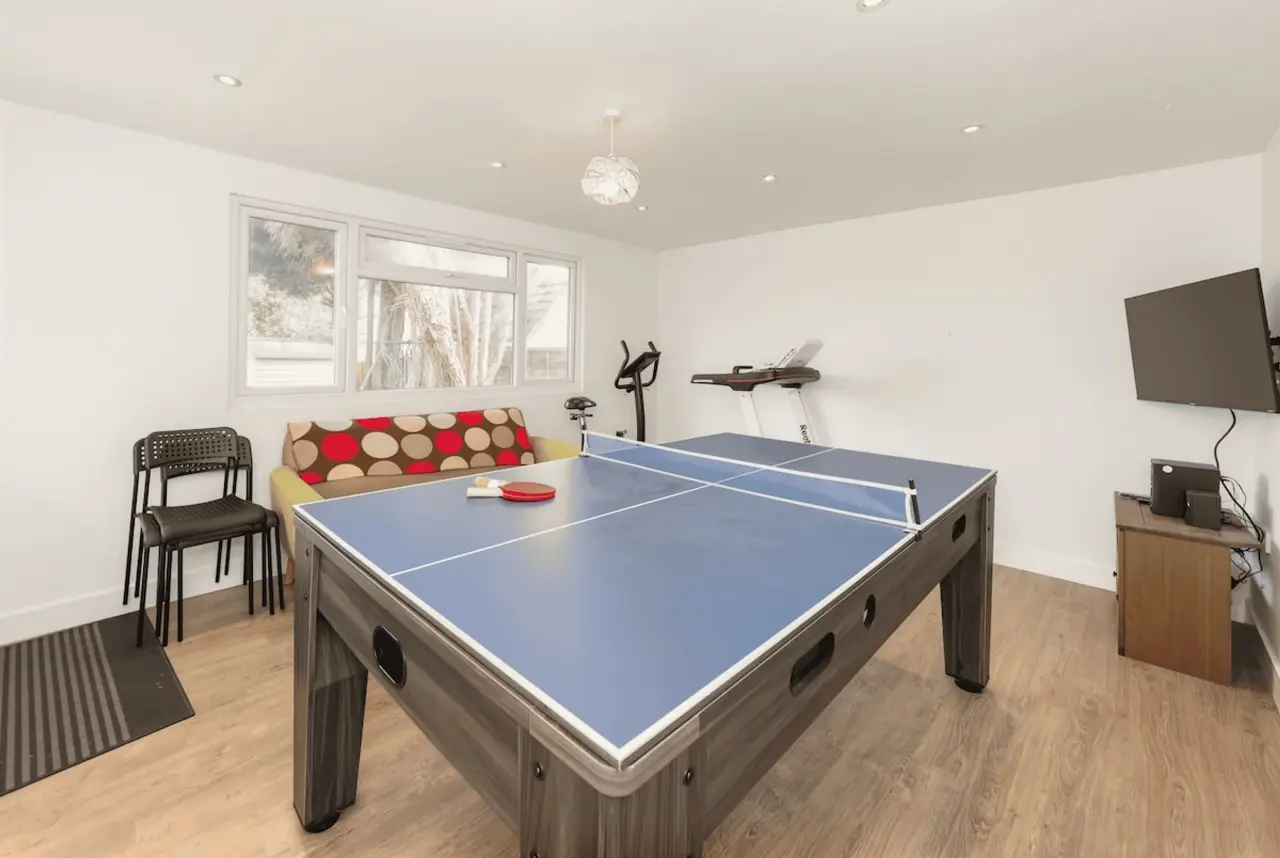 Apartment ∙ 3 Bedrooms ∙ 6 Guests - Reading