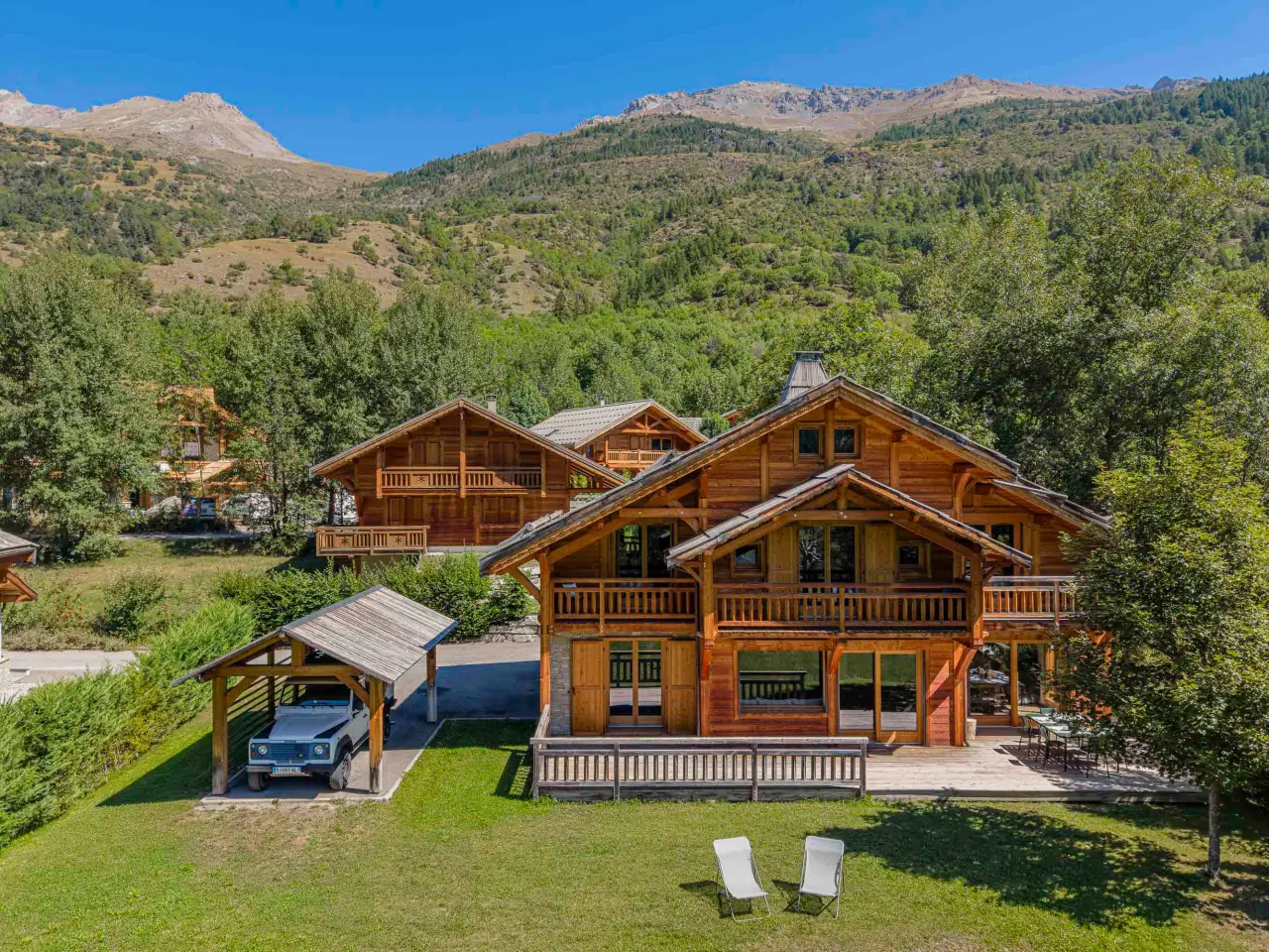180 M² Chalet ∙ 6 Chambres ∙ 14 Personnes - Briançon