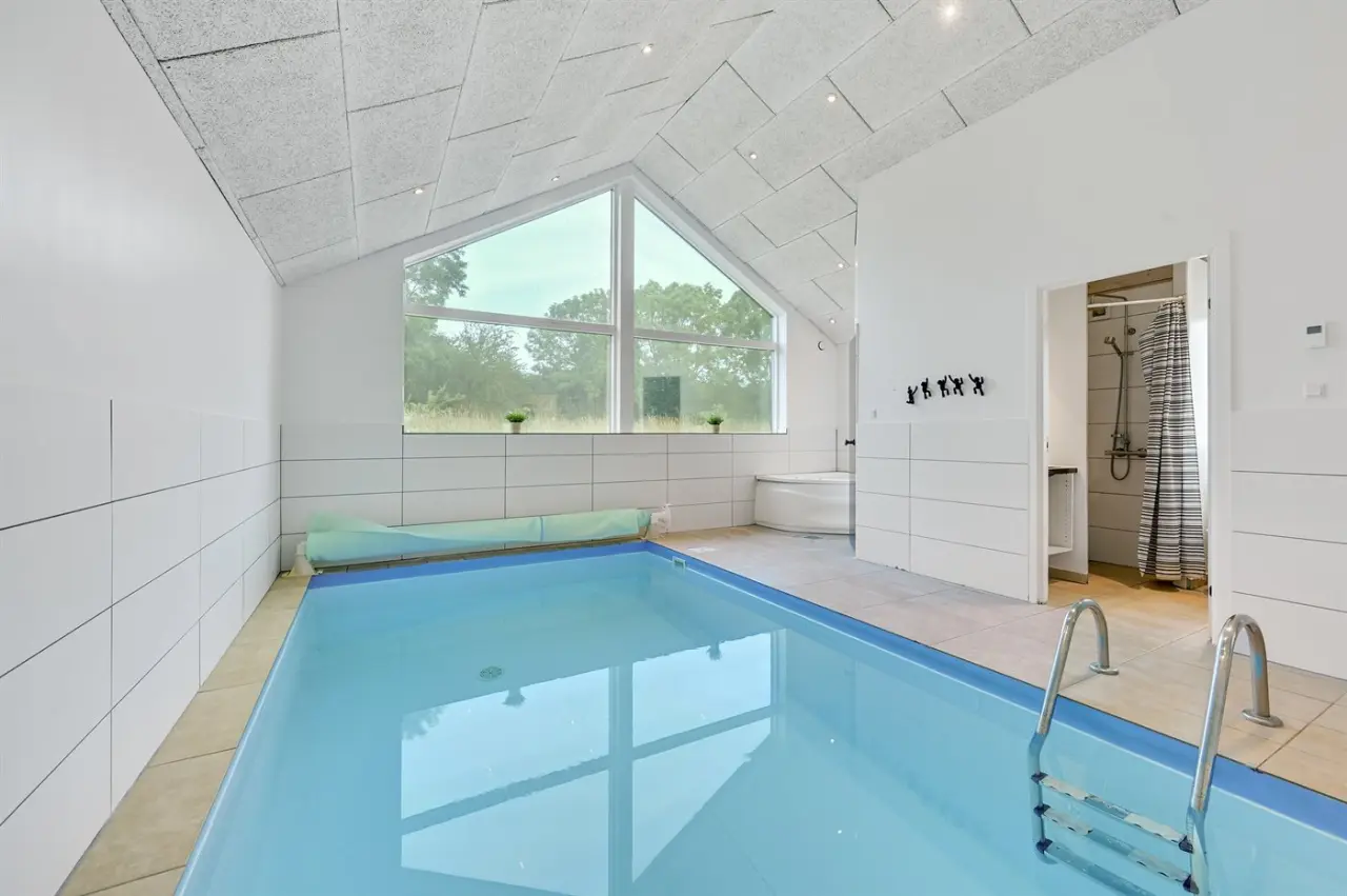 242 m&sup2; Ferienhaus 7 Schlafzimmer 18 G&auml;ste