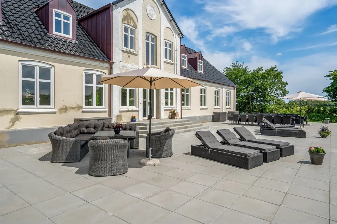 640 m&sup2; Ferienhaus 12 Schlafzimmer 32 G&auml;ste