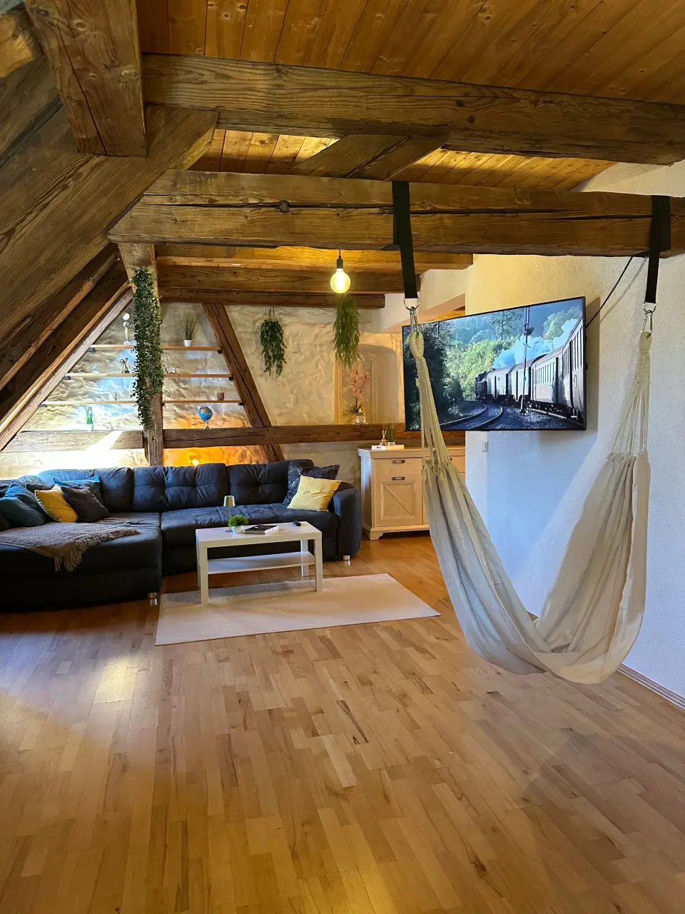 88 M² Ferienwohnung ∙ 2 Schlafzimmer ∙ 6 Gäste - Villingen-Schwenningen