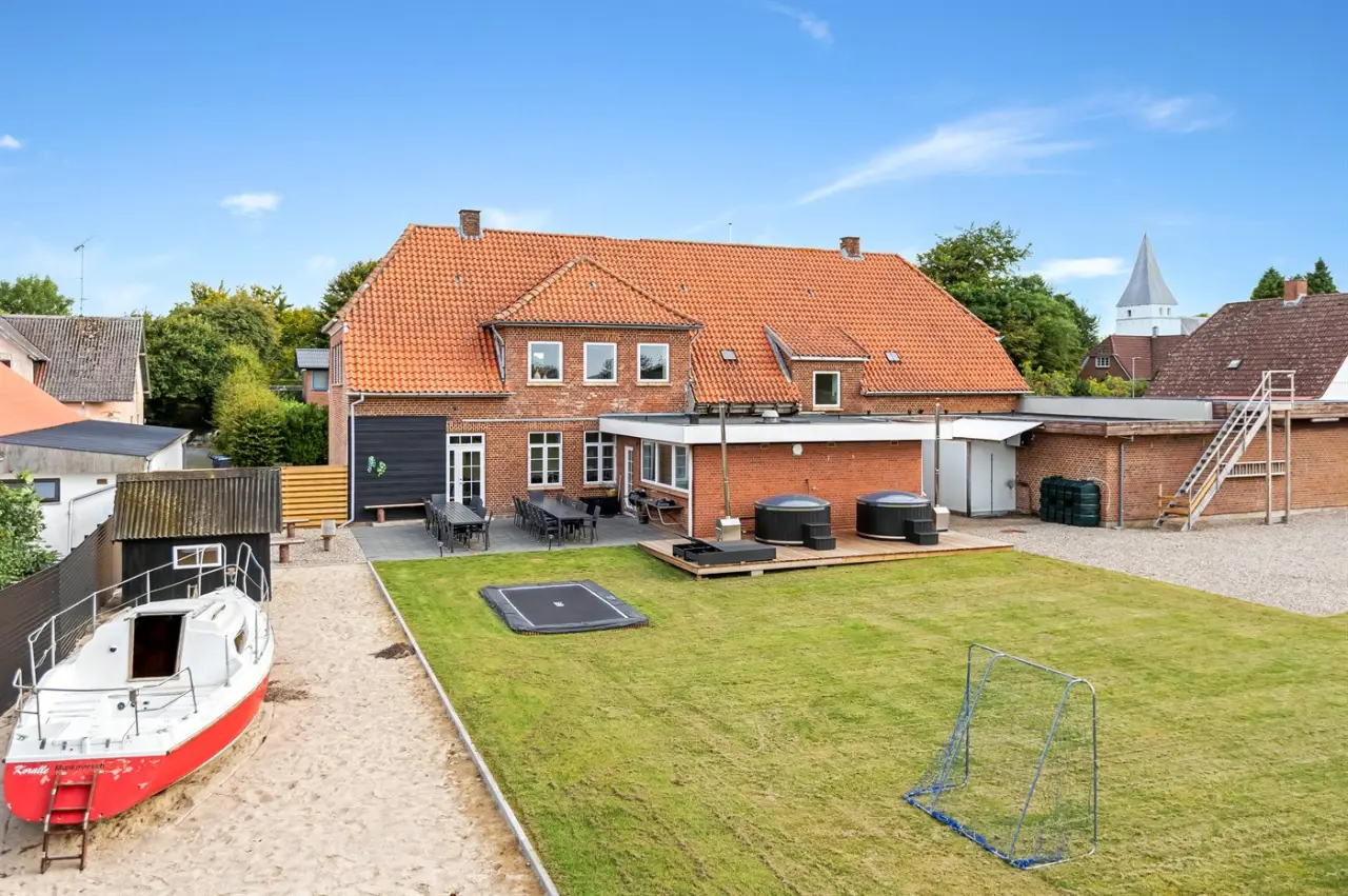 616 m&sup2; Ferienhaus 9 Schlafzimmer 26 G&auml;ste