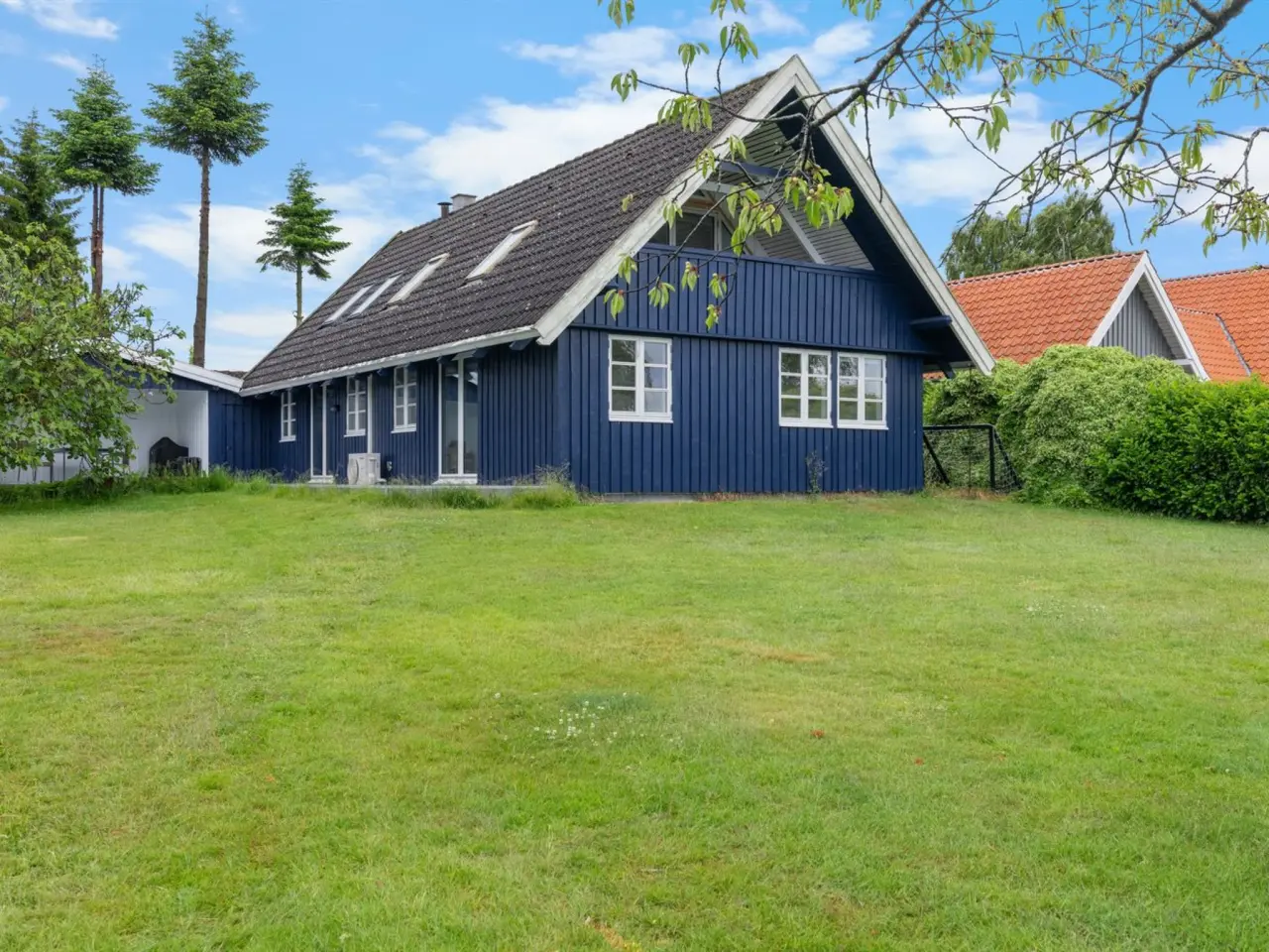 "Gravers" - 150m from the sea