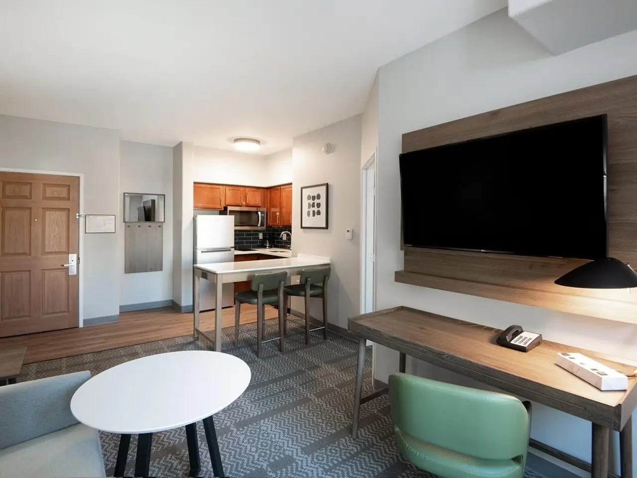 Hotel ∙ 1 Bedroom ∙ 6 Guests - Glendale, AZ