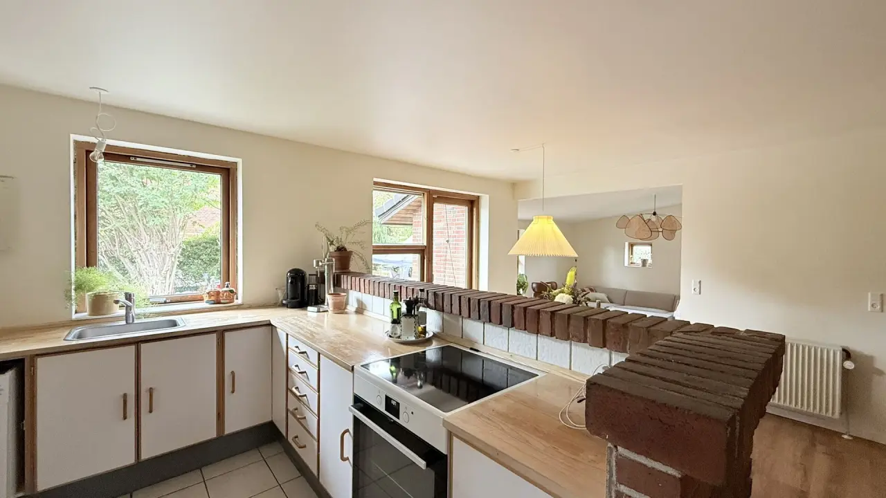 Full House - 3 Br - 2 Bathrooms - Parking