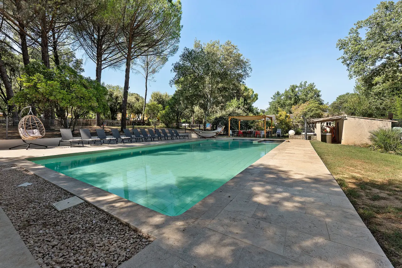 270 M² Casa ∙ 9 Habitaciones ∙ 24 Huéspedes - Gard