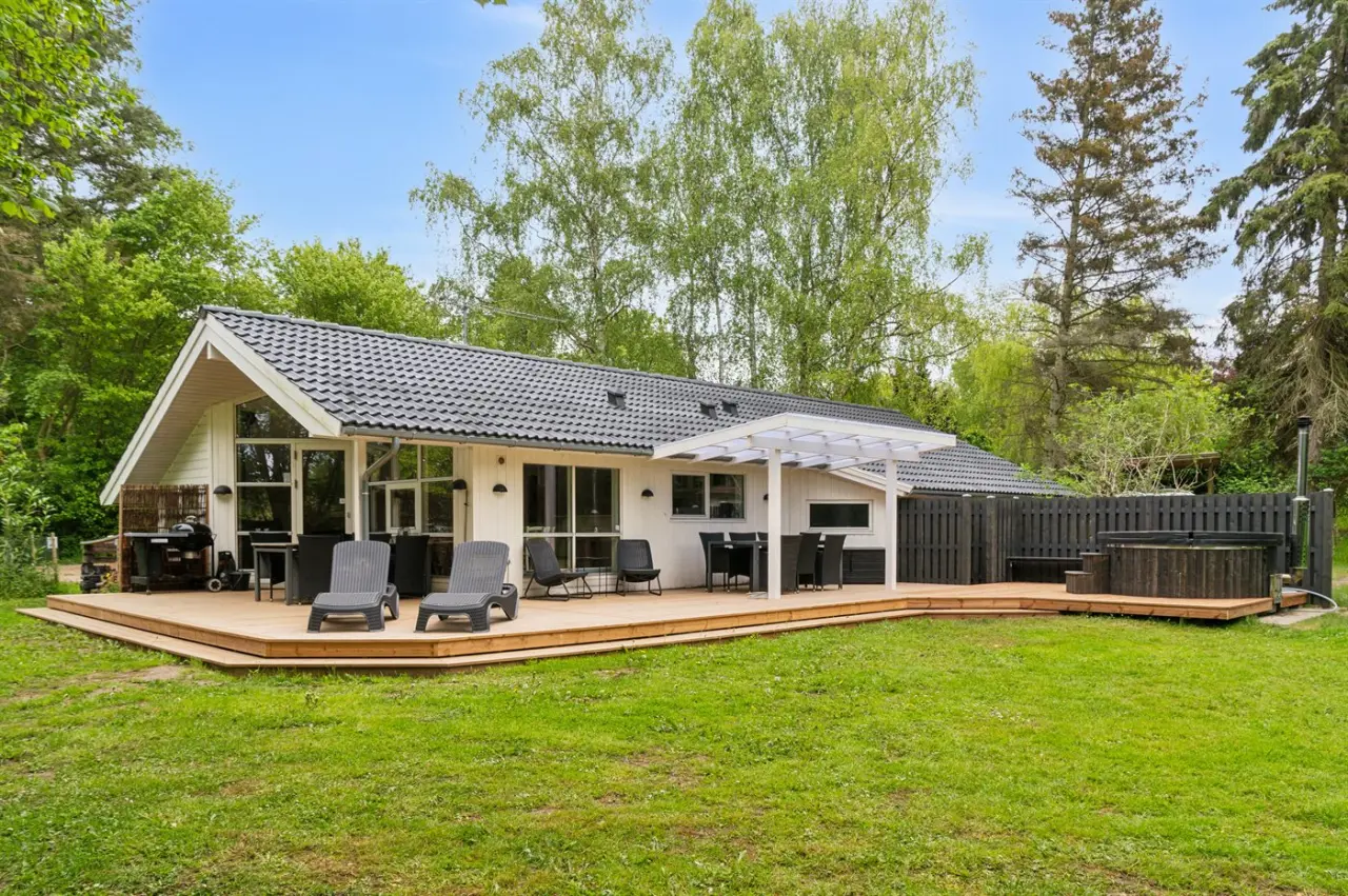 102 m&sup2; Ferienhaus 4 Schlafzimmer 8 G&auml;ste