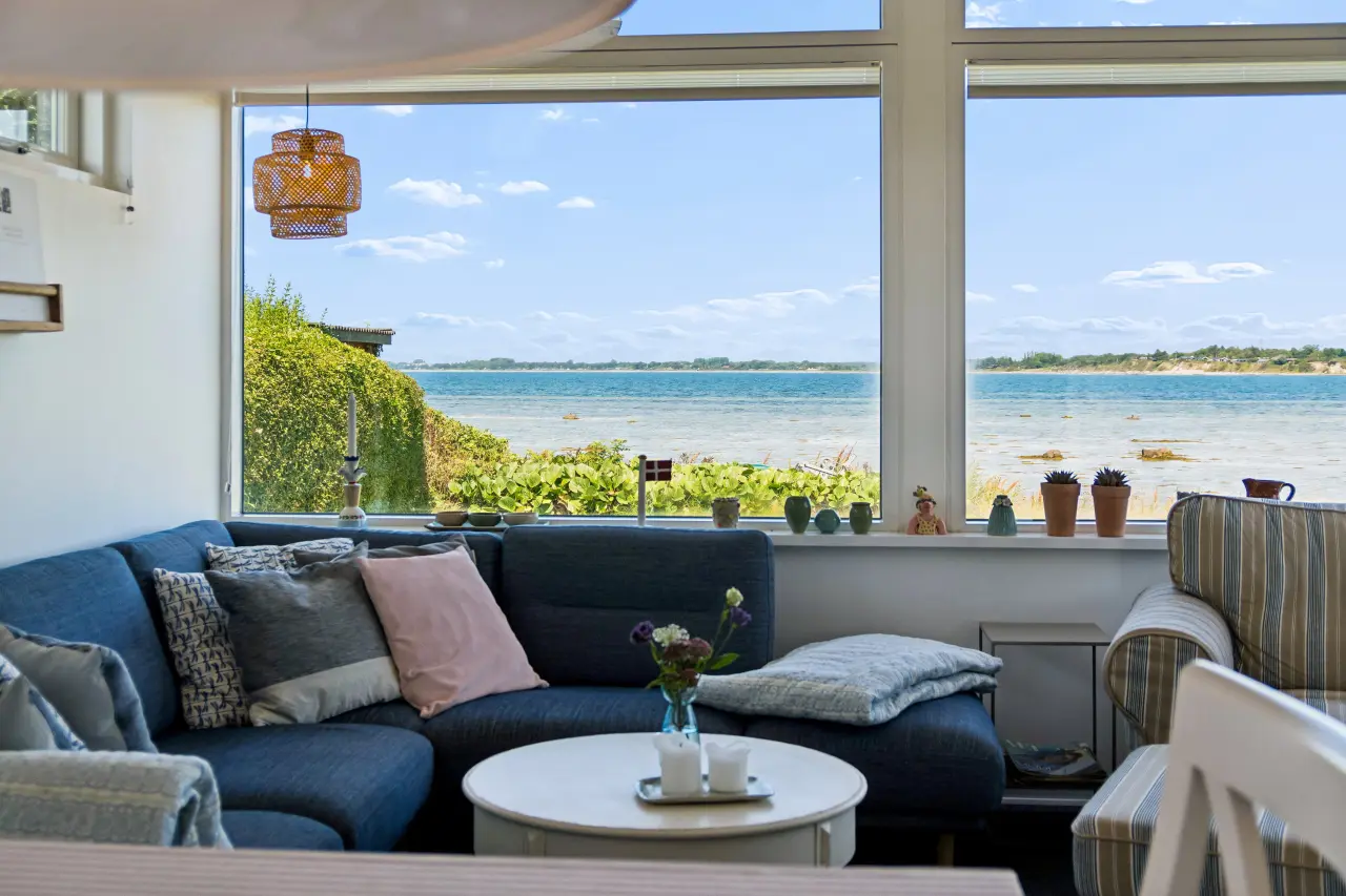 Dansk hygge med kun 15 m. fra stranden