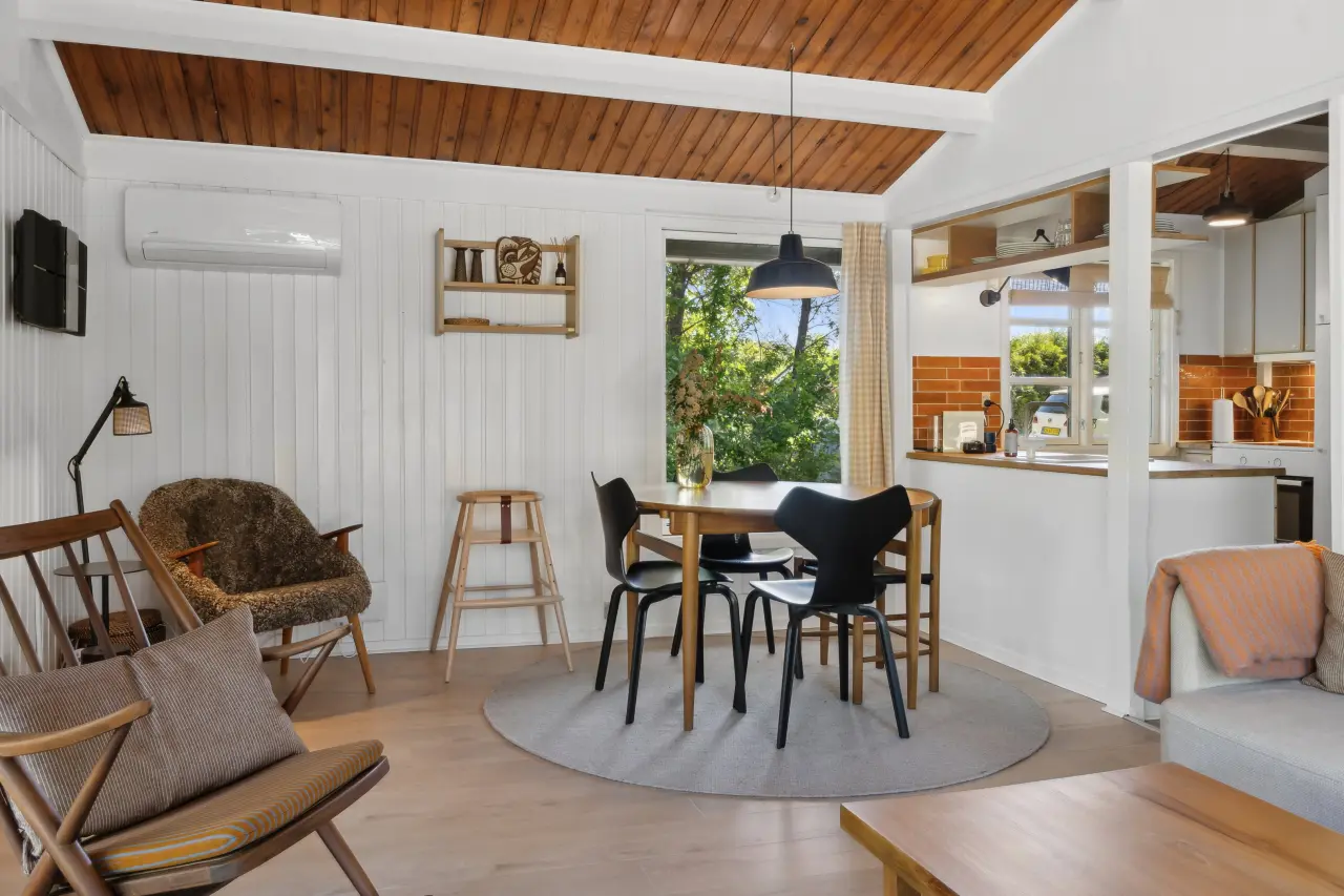 Hyggeligt sommerhus med vildmarksbad og sauna