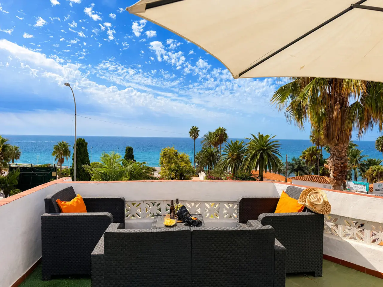 100 M² House ∙ 3 Bedrooms ∙ 8 Guests - Nerja