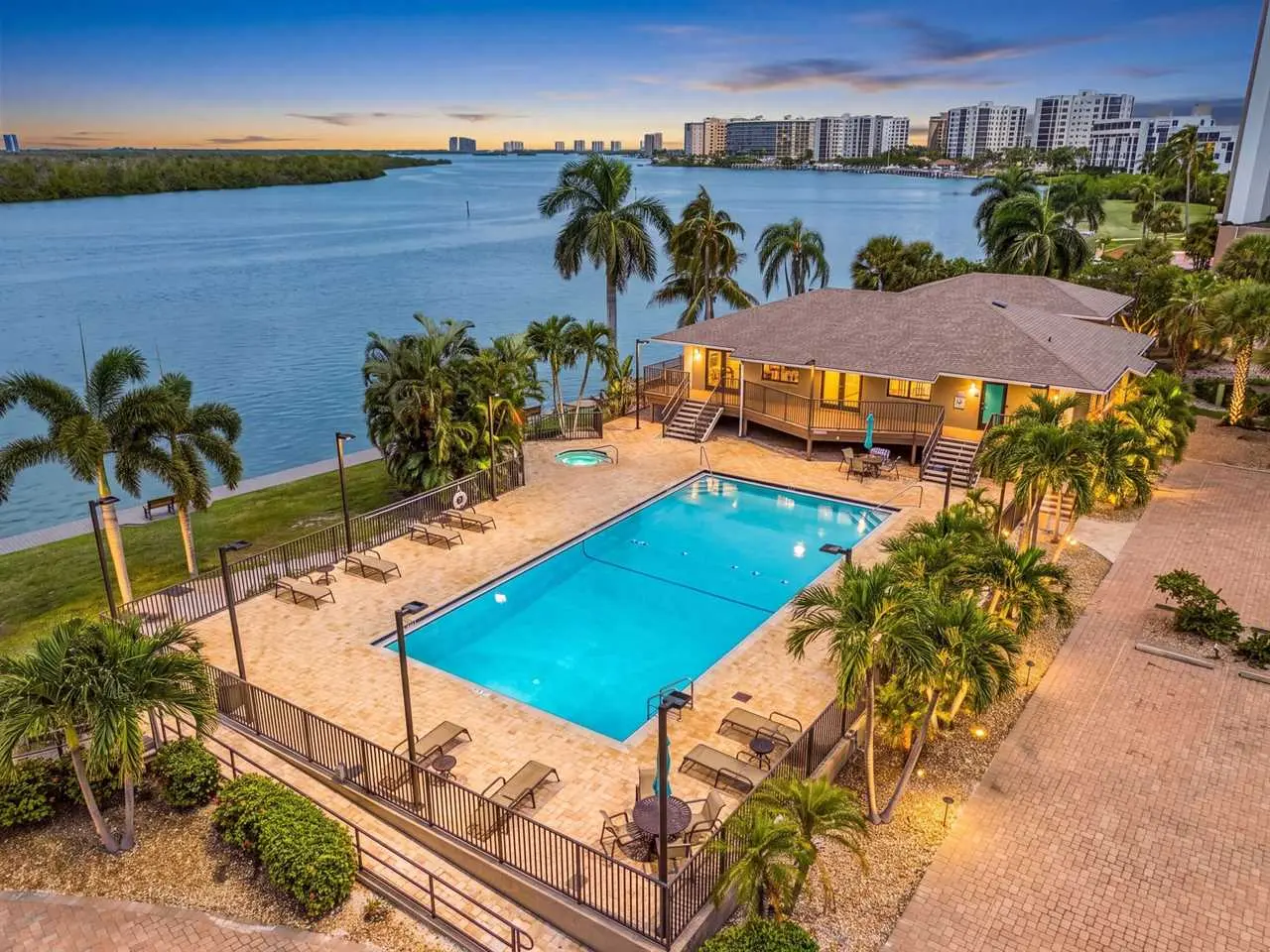 101 M² Ferienwohnung ∙ 2 Schlafzimmer ∙ 8 Gäste - Fort Myers Beach, FL