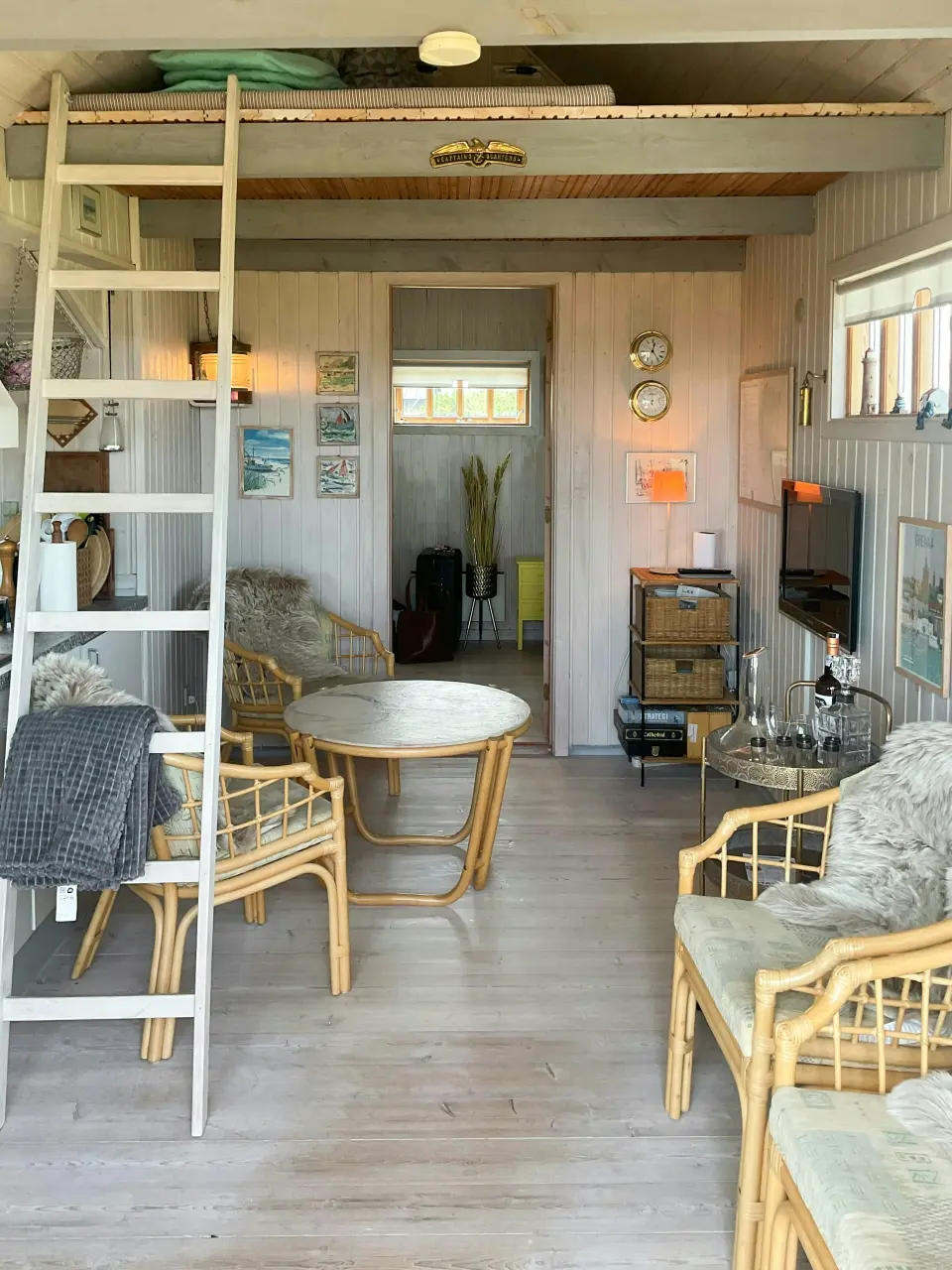 Sommerhus i første klitrække ved Grenå strand