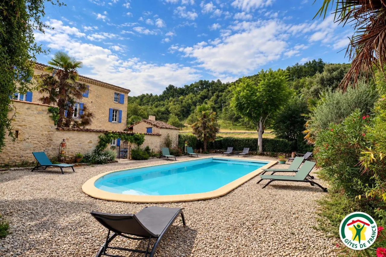 70 M² Gîte ∙ 2 Chambres ∙ 4 Personnes - Forêt de Saou