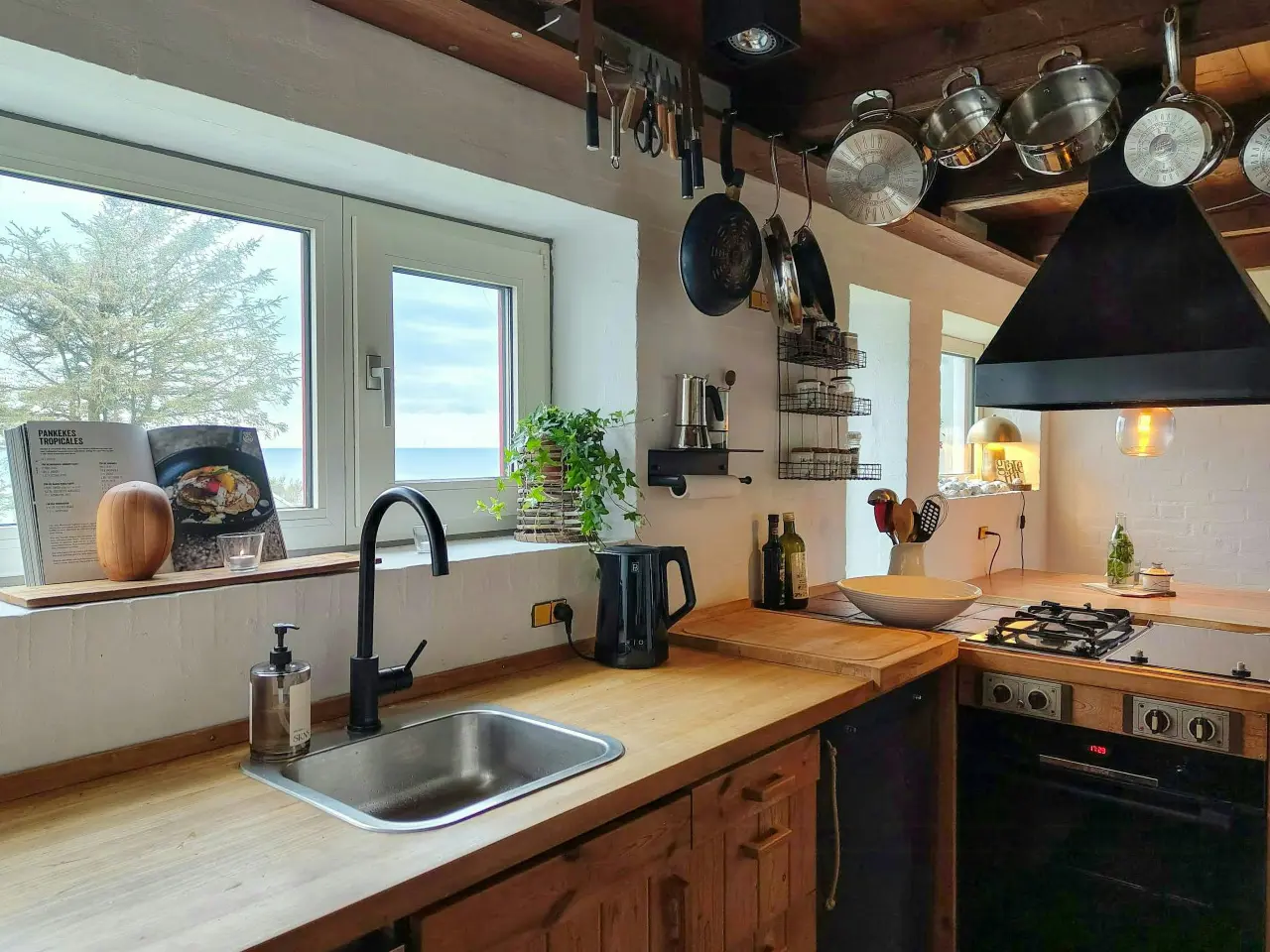 Fiskerhus med havudsigt i Cold Hawaii