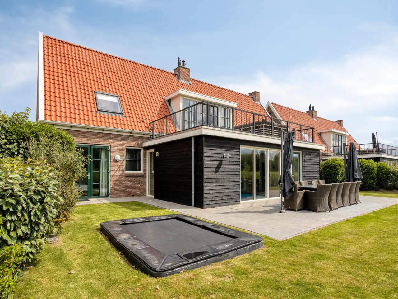 260 M² Ferienhaus ∙ 6 Schlafzimmer ∙ 12 Gäste - Zierikzee