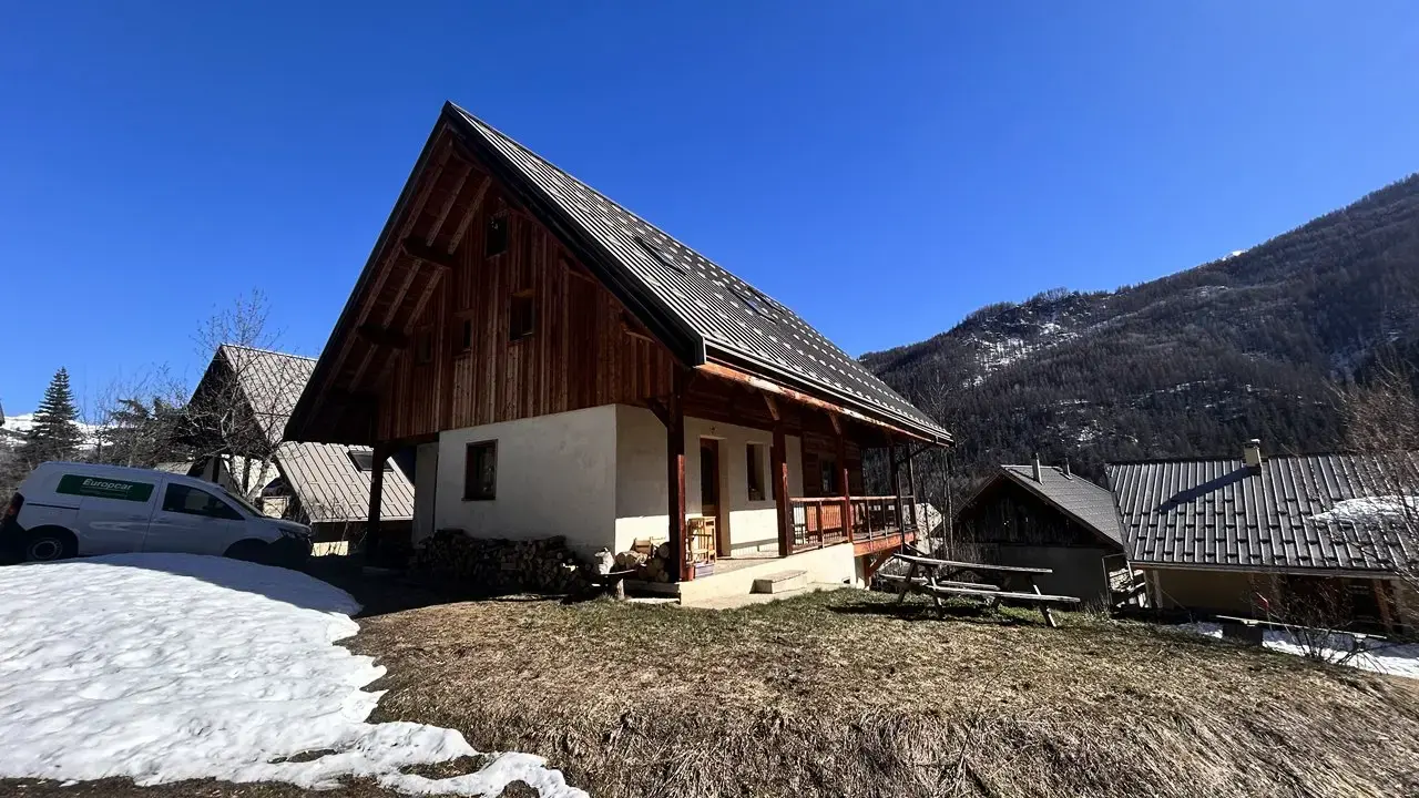 190 M² Chalet ∙ 9 Bedrooms ∙ 12 Guests - Département Hautes-Alpes