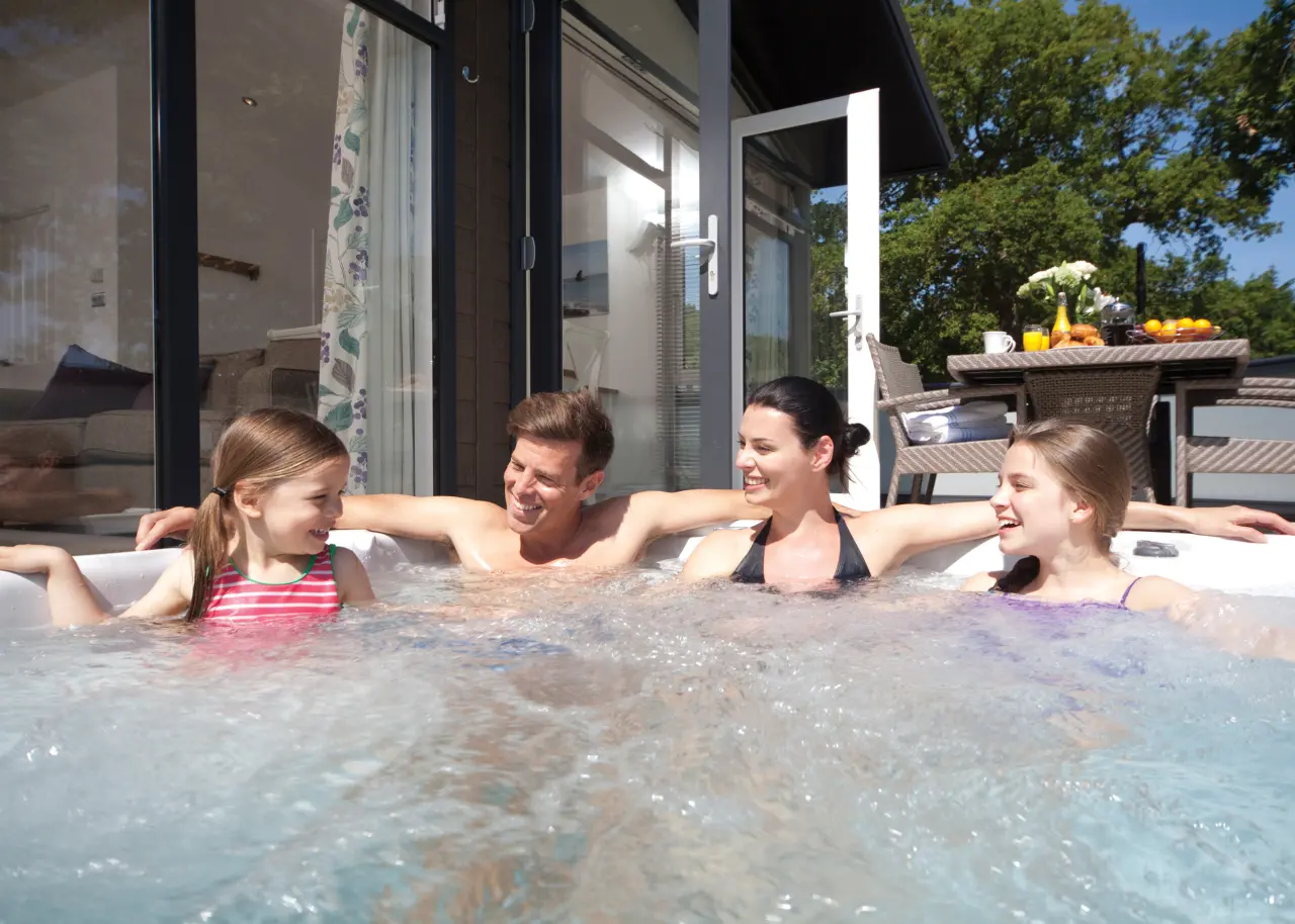 Chalet ∙ 2 Bedrooms ∙ 4 Guests - Portsmouth