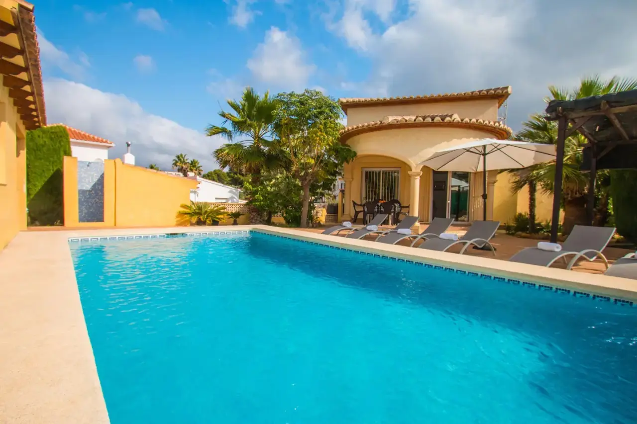 Villa ∙ 3 Bedrooms ∙ 6 Guests - Calp