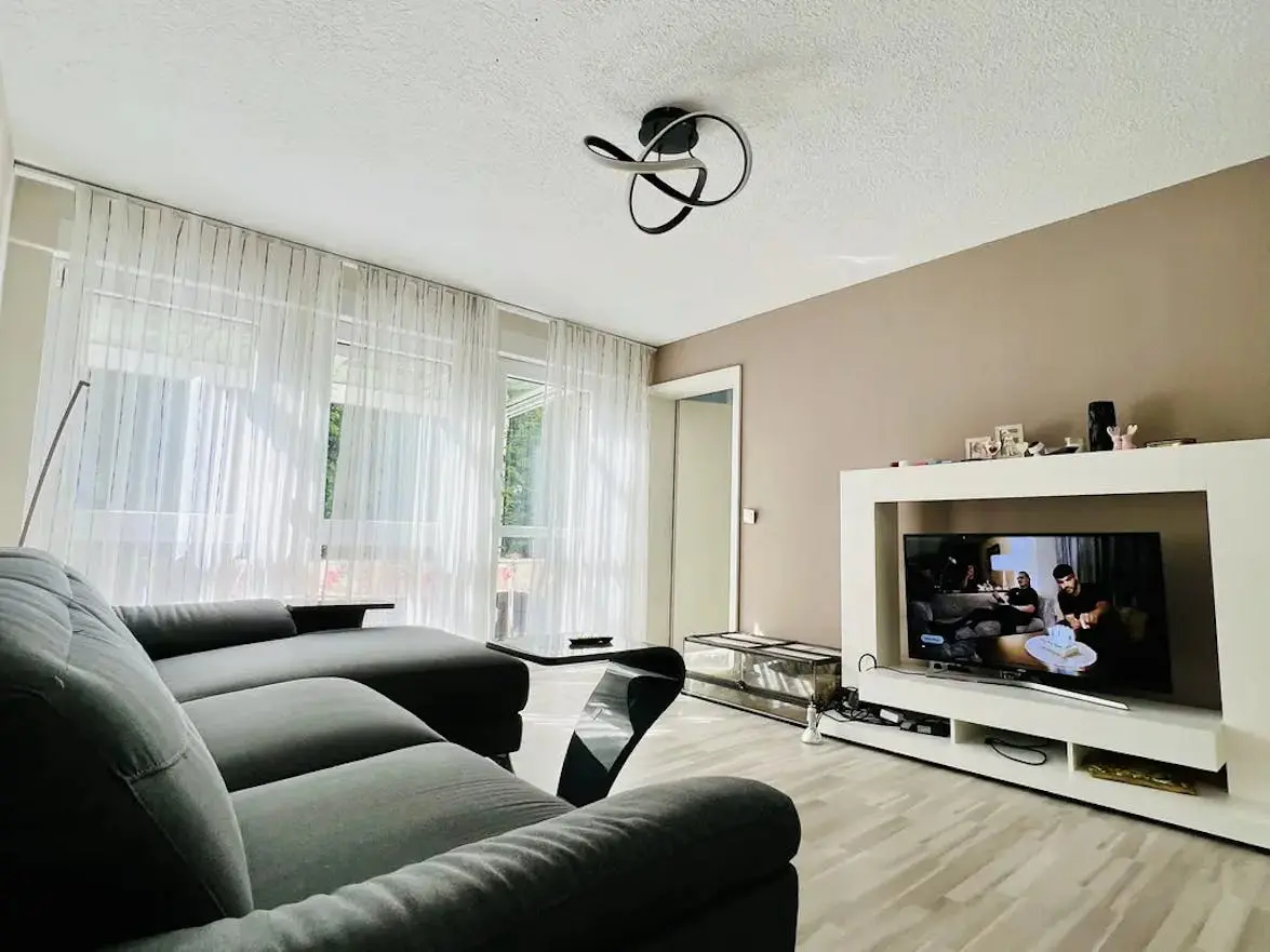 100 M² Talo ∙ 3 Makuuhuonetta ∙ 5 Vierasta - Stuttgart