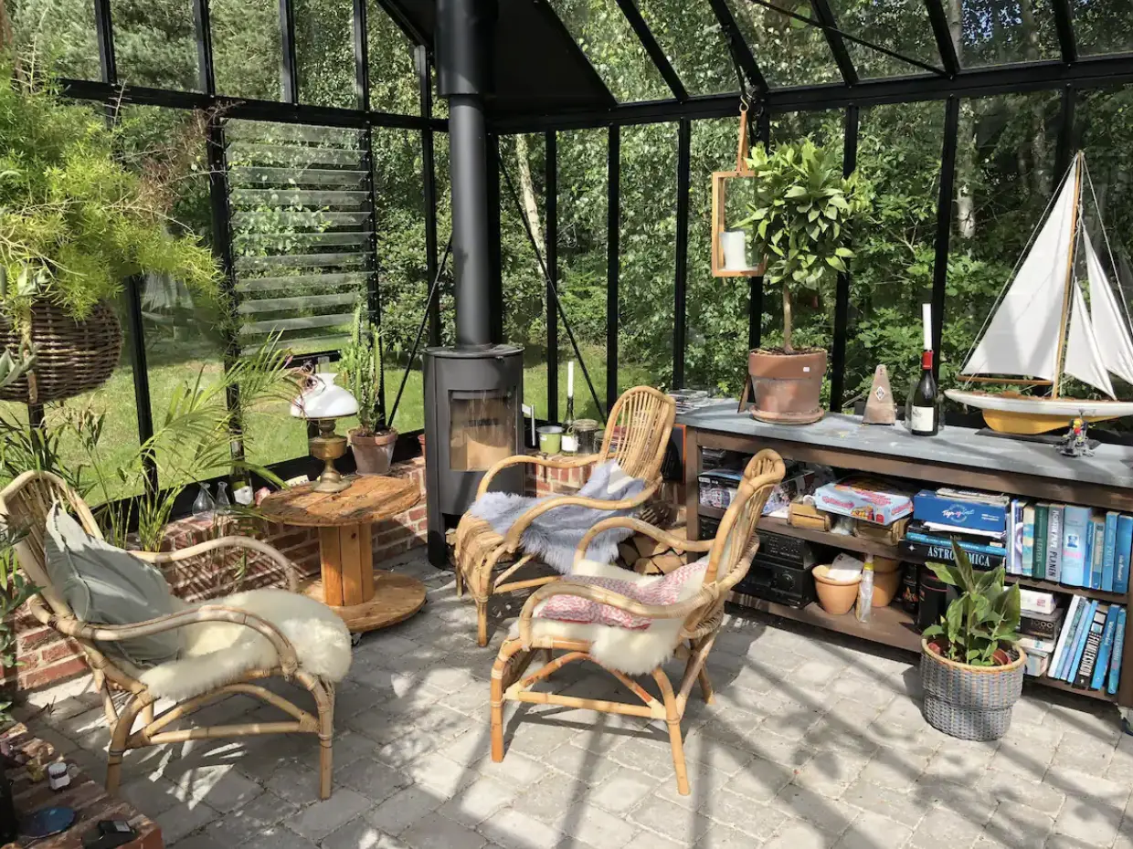 Charmerende sommerhus med skønt orangeri