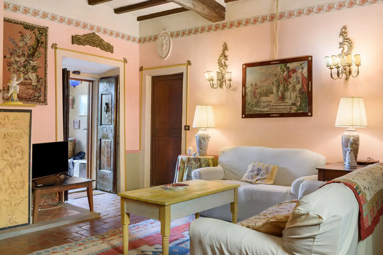 150 M² House ∙ 2 Bedrooms ∙ 4 Guests - Prato