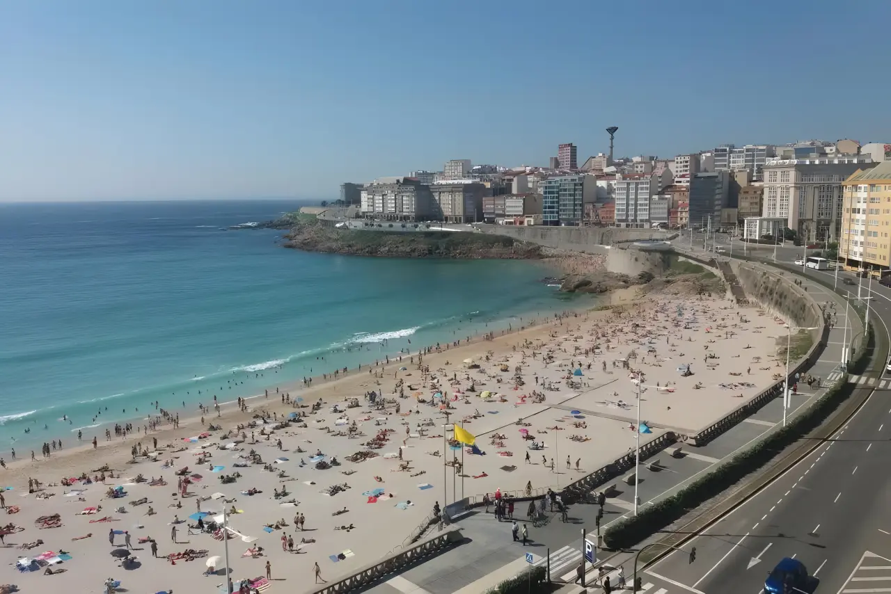 70 M² Apartment ∙ 1 Bedroom ∙ 4 Guests - A Coruña